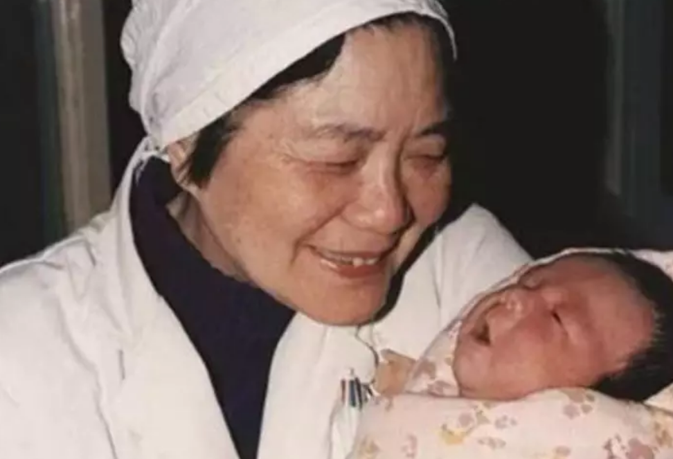 试管婴儿不好？31年过去了，中国首位试管婴儿，已经生下了孩子