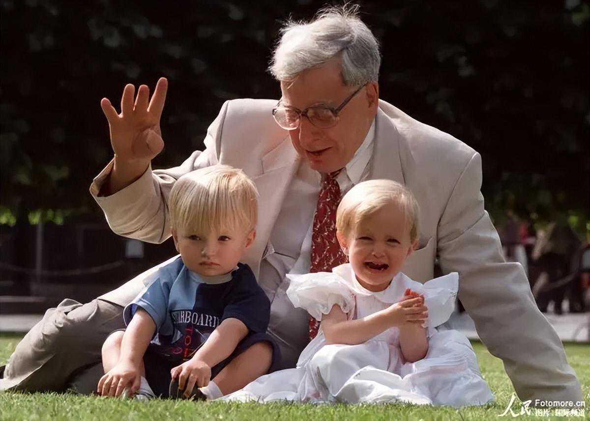 历史上的今天（7月25日）-致敬元老：试管婴儿之父爱德华兹