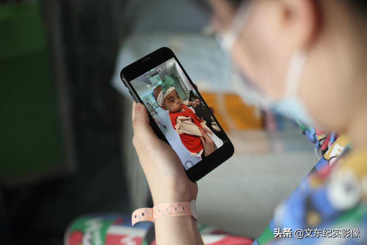 为了圆梦，女子4次试管终得一子，可孩子一场高烧又让她美梦破碎