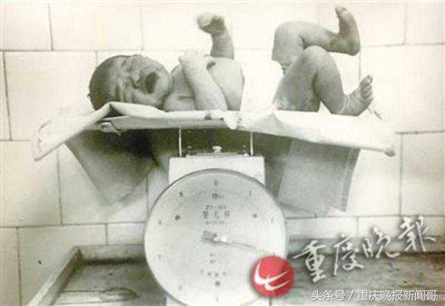 重庆首例试管婴儿今天20岁了 小伙1米8是个帅空乘