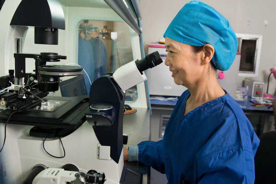 妇幼生殖医学大咖：染色体问题不容忽视 第三代试管婴儿技术来帮忙