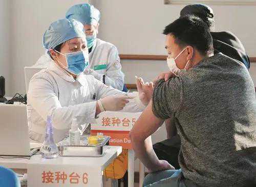 第二针疫苗打完后，身体会有什么反应？医生来给你科普