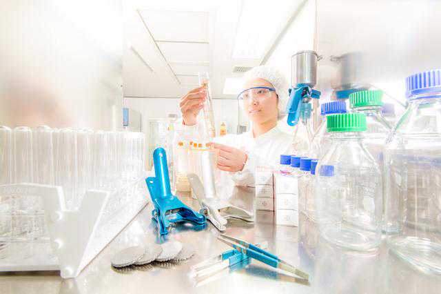 200平米“德国大药箱”即将打开：口崩片、爸爸备孕小药丸……