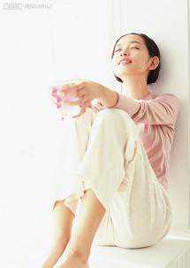 备孕期每天八杯水，促进排便更顺利